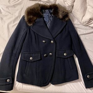American Eagle Navy jacket with faux fur trim on collar